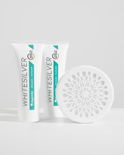 Zwei Tuben OnlySmile Whitesilver Zahnpasta und eine Dose Zahnaufhellungspulver